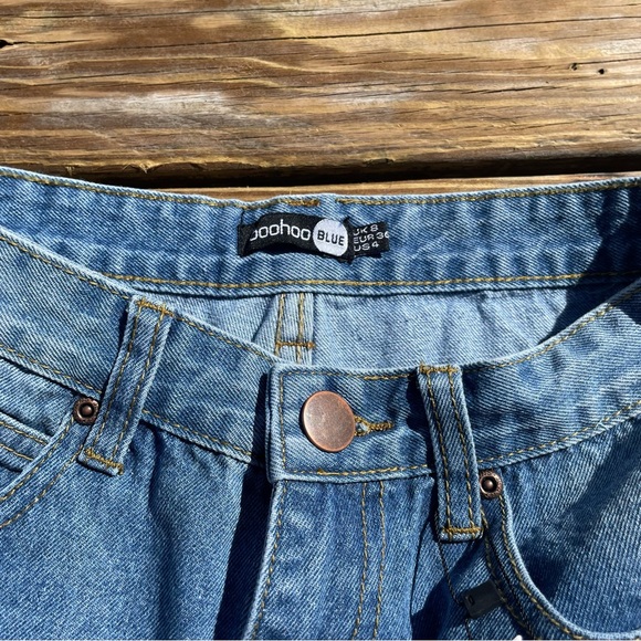 Boohoo Distressed Jean Shorts - Picture 5 of 5